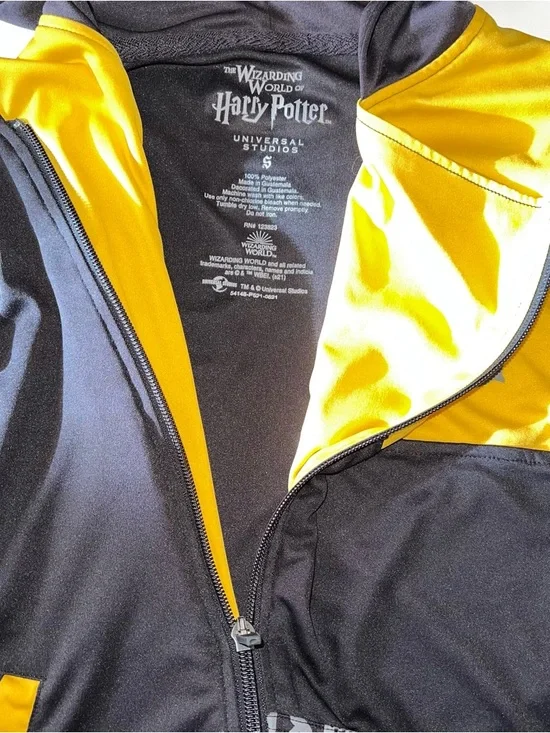 Universal Studios Women’s Harry Potter Hufflepuff Jacket In Black Yellow Sz S - Picture 2 of 11